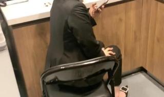 两个男孩子开车长图文 两个男孩子开车长图文